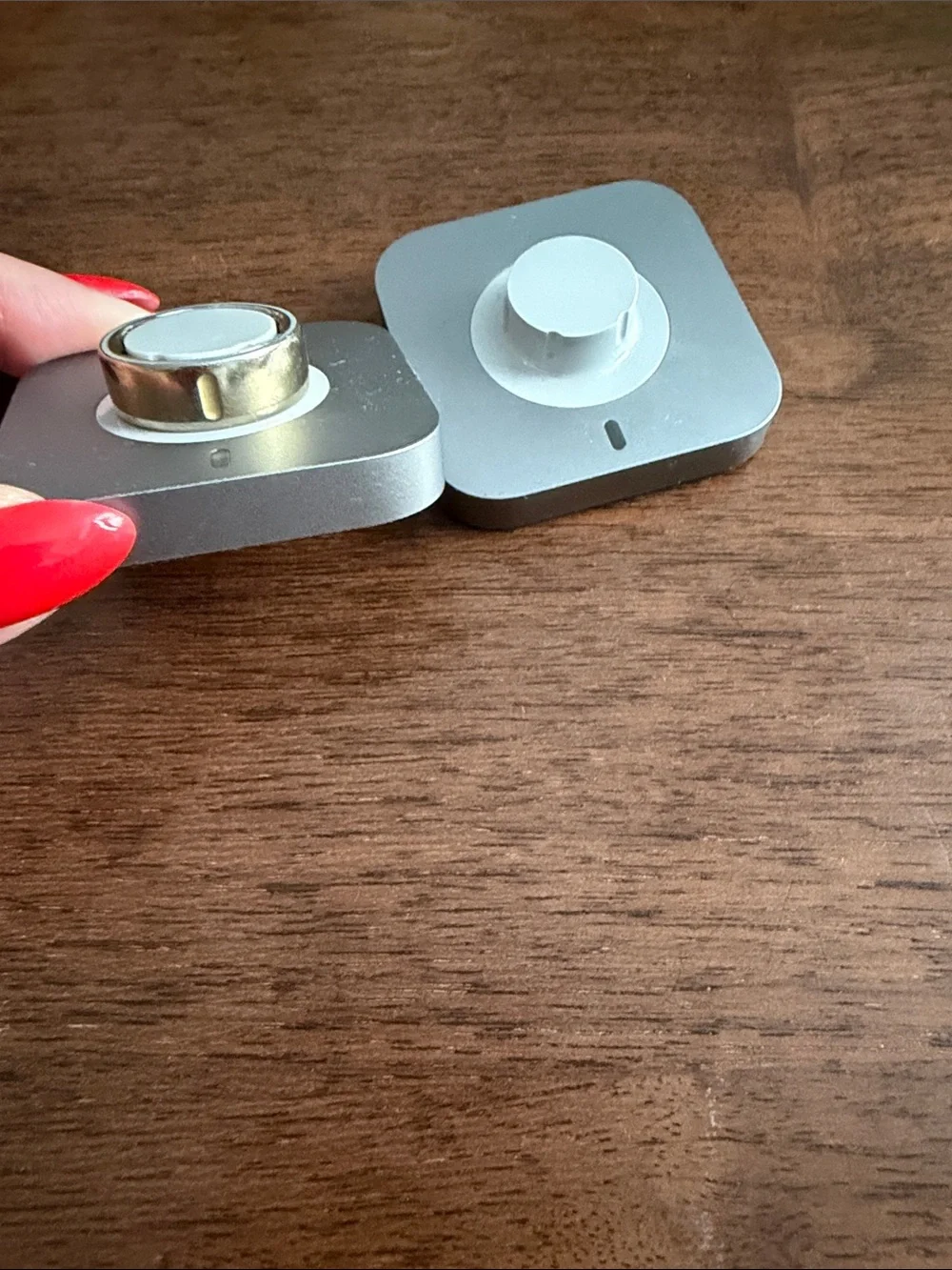 Oura Silver Magnetic Charger Pack with White Dock